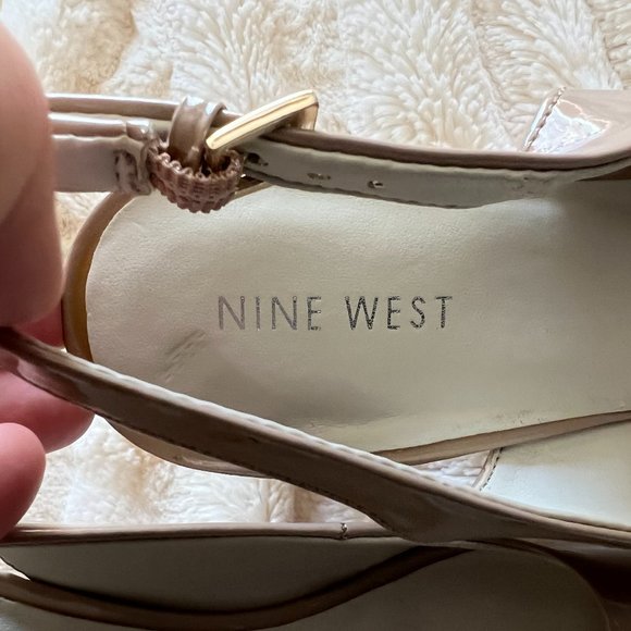 Ann Taylor Beige Low Heeled Pump - Picture 5 of 5